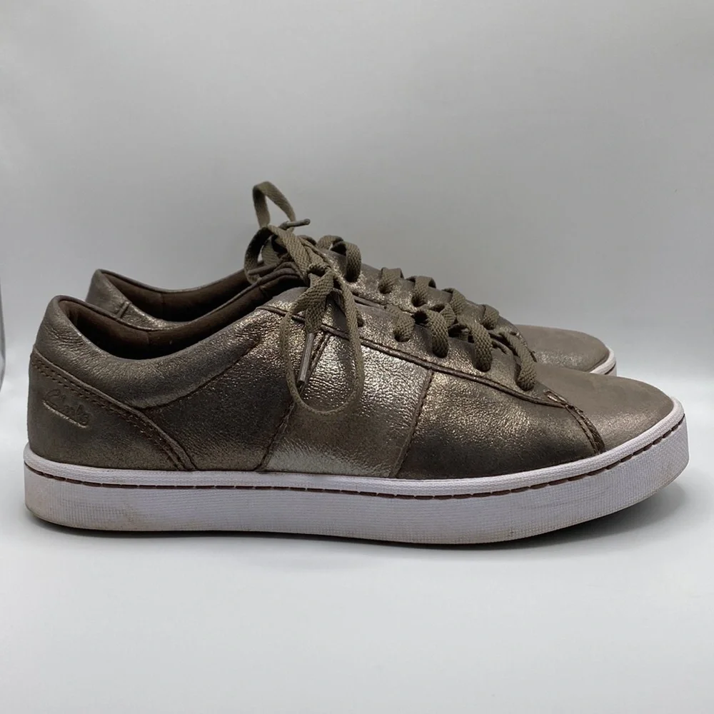 CLARKS PAWLEY RILEE METALLIC LEATHER SNEAKERS IN GRAY WOMEN’S SZ 6